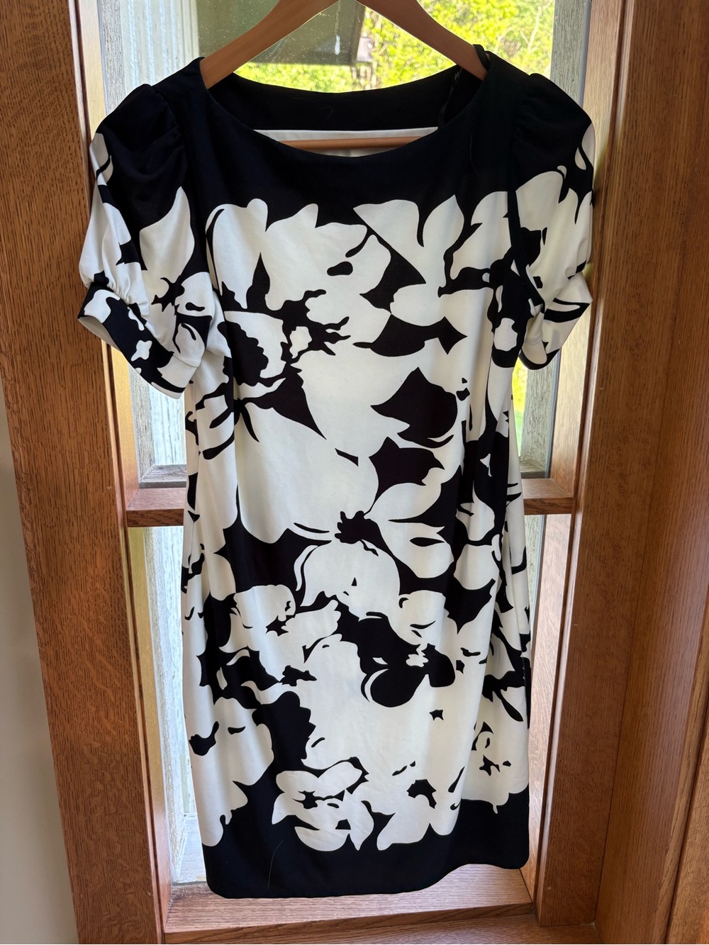 Suzy Chin for Maggy Boutique Midi Dress Fliral Black & Cream Size 4
Inv. 66